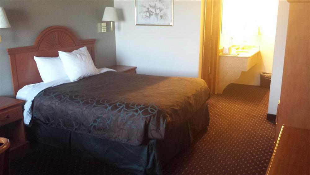 Americas Best Value Inn Burns Habitación foto
