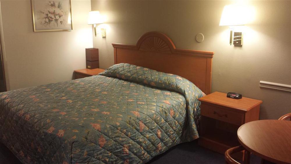 Americas Best Value Inn Burns Habitación foto