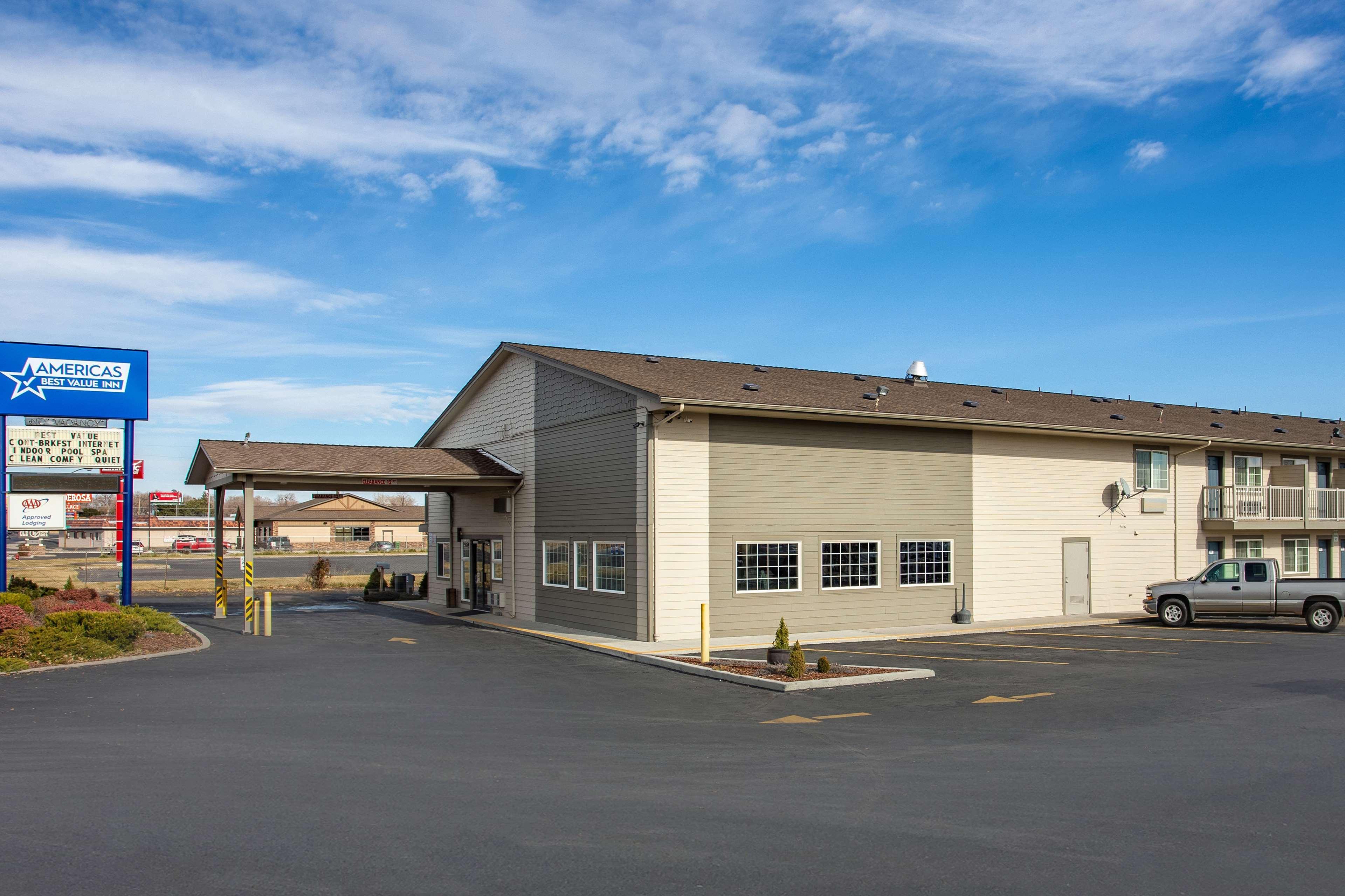 Americas Best Value Inn Burns Exterior foto