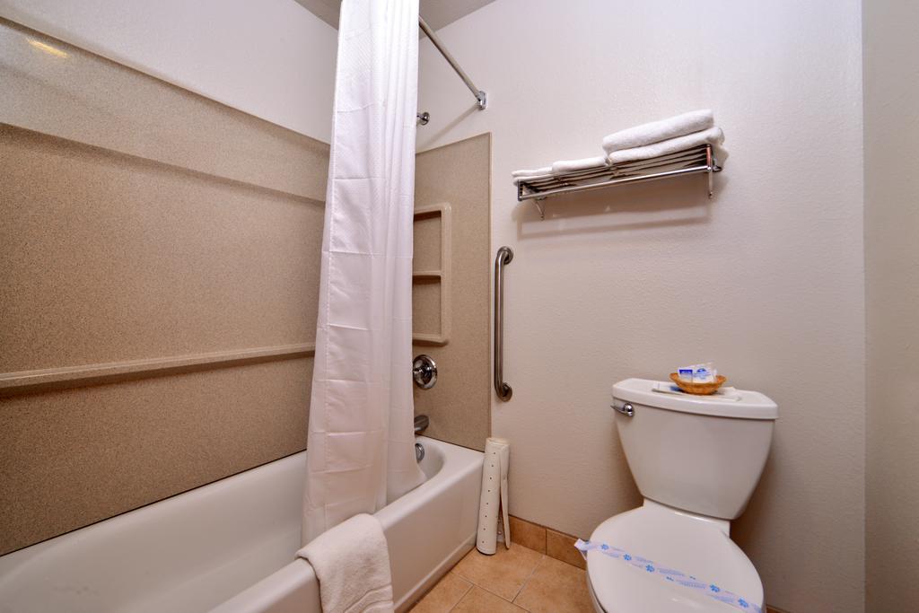Americas Best Value Inn Burns Exterior foto