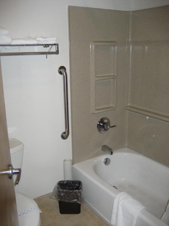 Americas Best Value Inn Burns Exterior foto