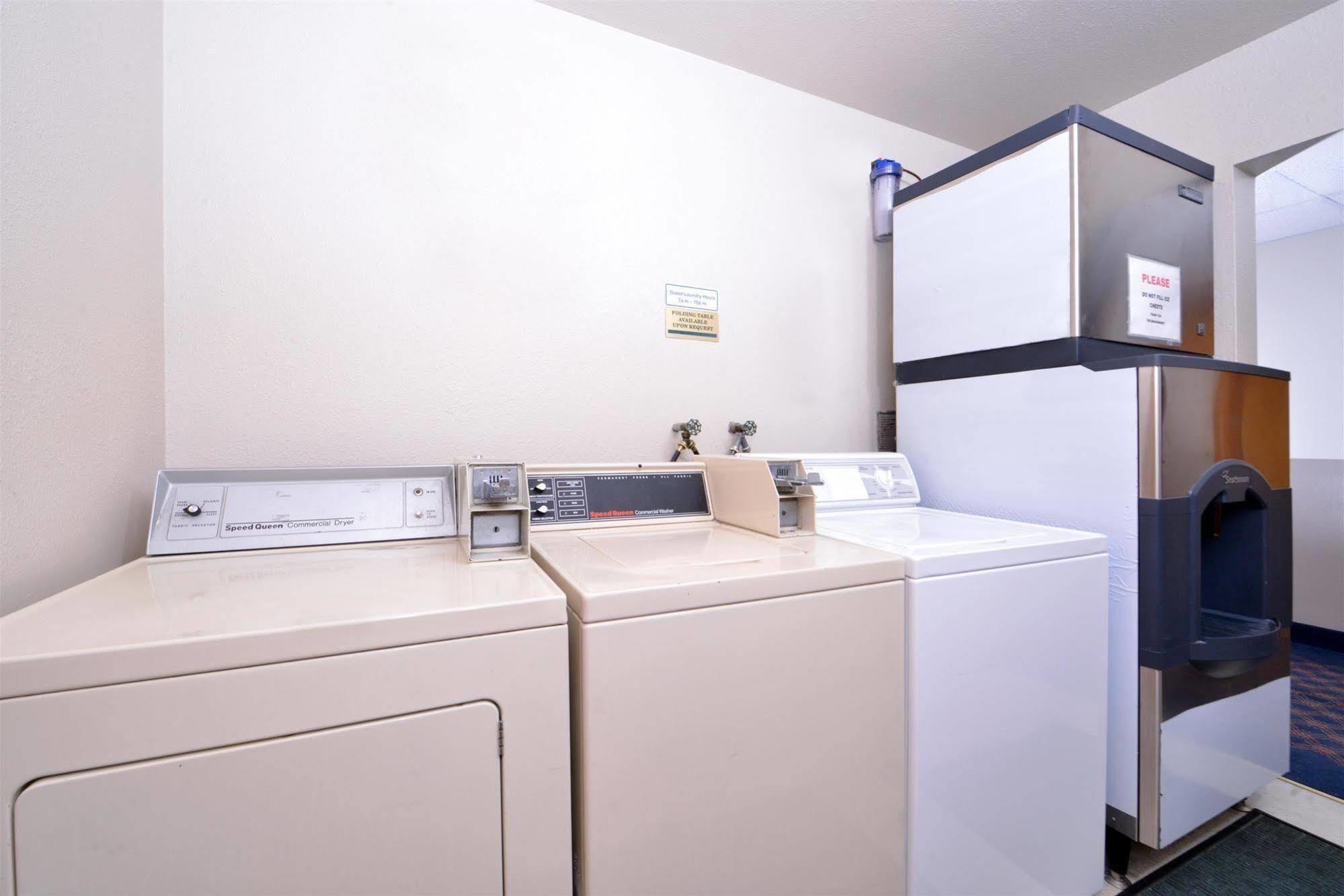 Americas Best Value Inn Burns Exterior foto