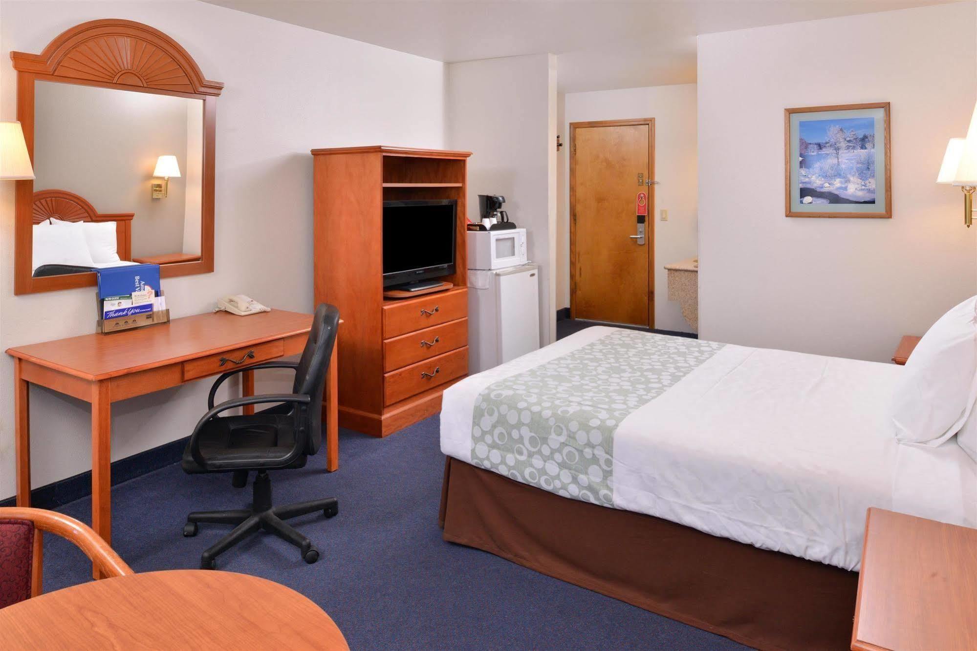 Americas Best Value Inn Burns Exterior foto